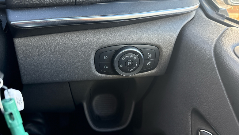 Ford Tourneo Custom Transit Custom Tourneo L2 Diesel Fwd 2.0 EcoBlue Hybrid 130ps L/R 8 Seater Titanium